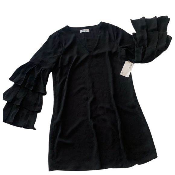 Bailey 44 Dresses & Skirts - Bailey 44 Bell Sleeve Shift Dress